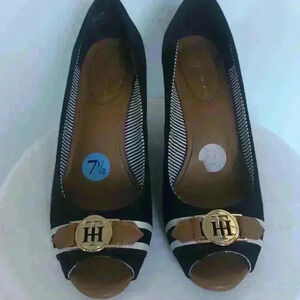 Tommy Hilfiger Black Cork wedges w/ Brown Leather and Gold Accent Sz 7.5